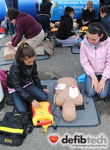 Défibrillateur de formation aux premiers secours