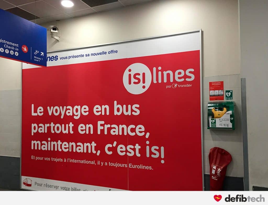 installation-defibrillateur-dea-dsa-defibtech-gare-routiere-train-sncf