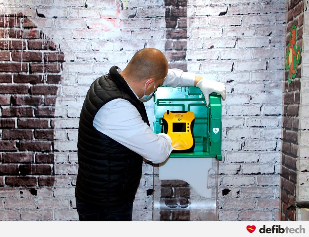 installation-defibrillateur-dea-dsa-defibtech-salle-fitness