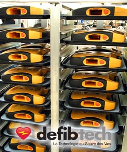 Présentation du rack de défibrillateur Defibtech en cours de production